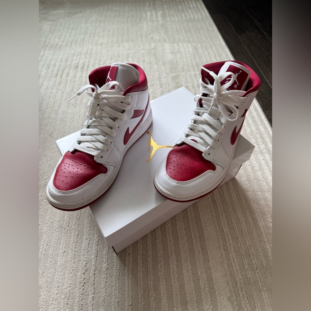 Nike Women's Red and White Sneakers